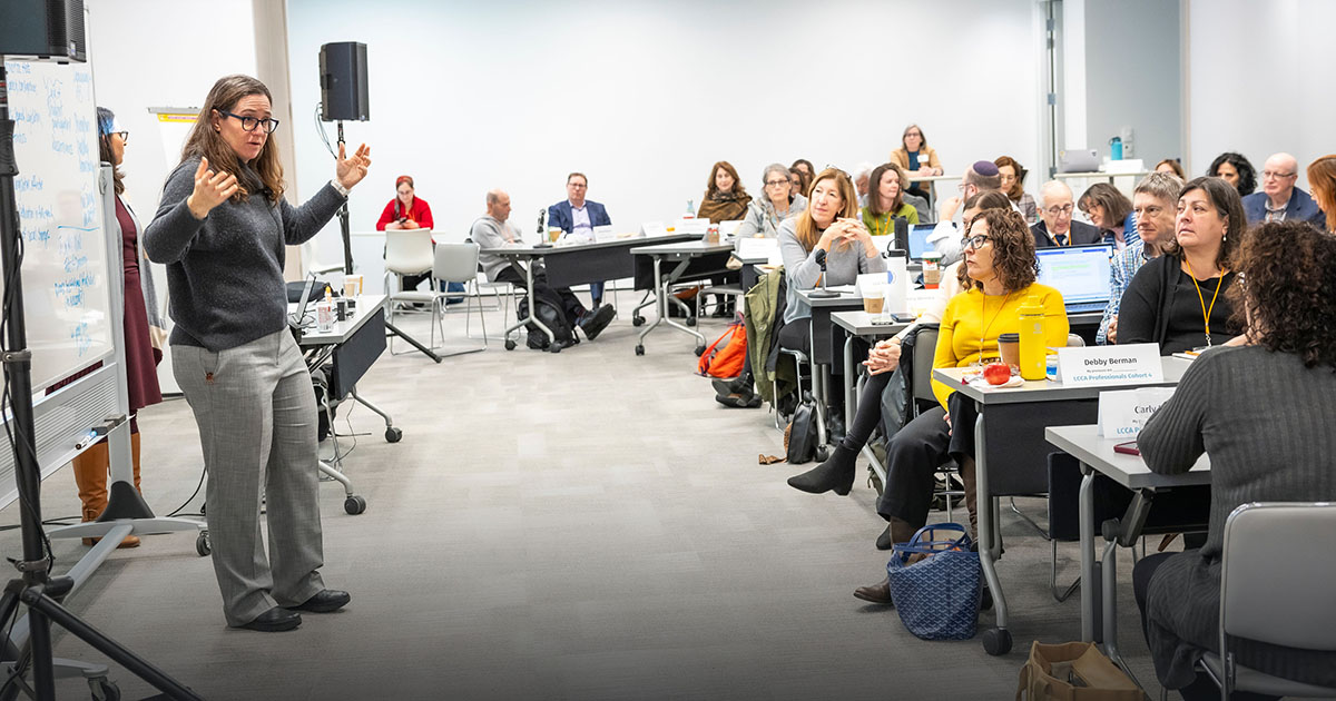 Dr. Keren Fraiman teaching in the Certificate in Israel Leadership program pilot in Miami